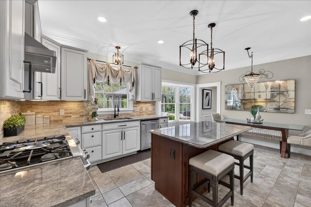 12404 Cedar Moor Drive, Saint Louis, MO 63131