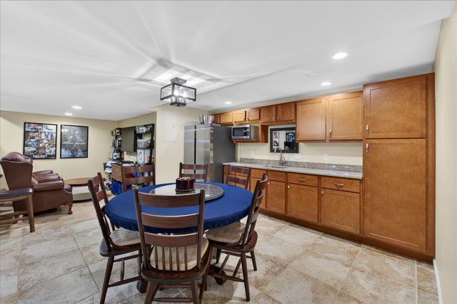 12404 Cedar Moor Drive, Saint Louis, MO 63131