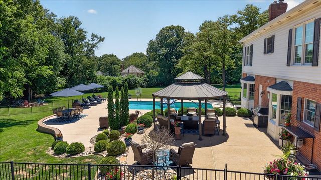 12404 Cedar Moor Drive, Saint Louis, MO 63131