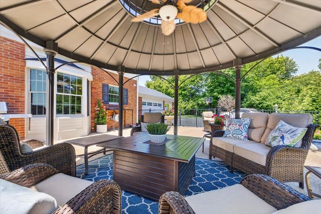 12404 Cedar Moor Drive, Saint Louis, MO 63131