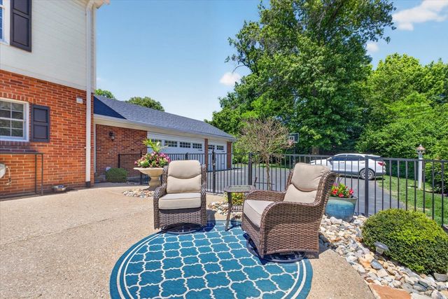 12404 Cedar Moor Drive, Saint Louis, MO 63131