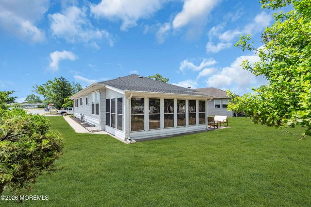 37 Oranjestad Street, Toms River, NJ 08757