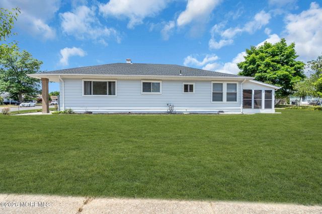 37 Oranjestad Street, Toms River, NJ 08757