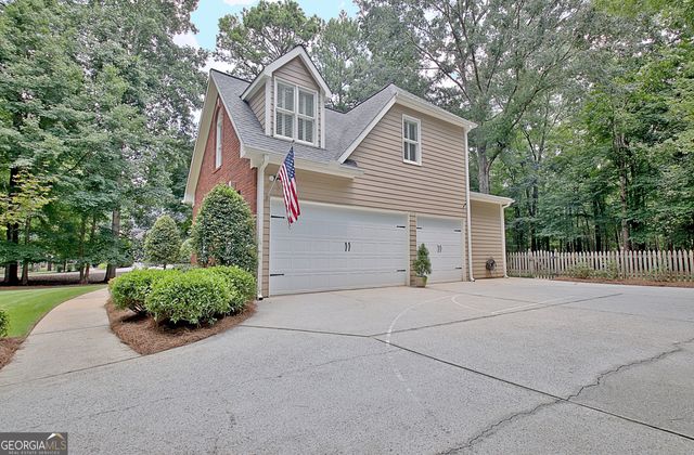 370 Stonehaven Drive, Fayetteville, GA 30215