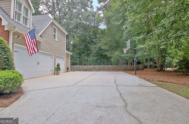 370 Stonehaven Drive, Fayetteville, GA 30215