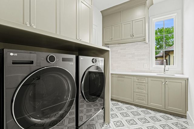 8722 Lupton Lane, Houston, TX 77055