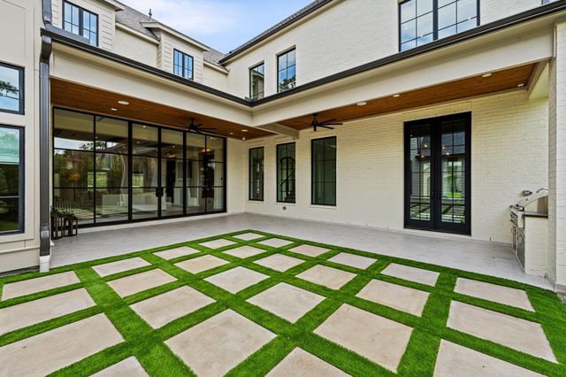 8722 Lupton Lane, Houston, TX 77055