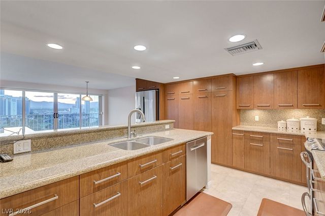 3111 Bel Air Drive 20E, Las Vegas, NV 89109