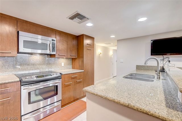 3111 Bel Air Drive 20E, Las Vegas, NV 89109
