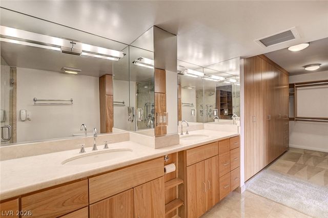 3111 Bel Air Drive 20E, Las Vegas, NV 89109
