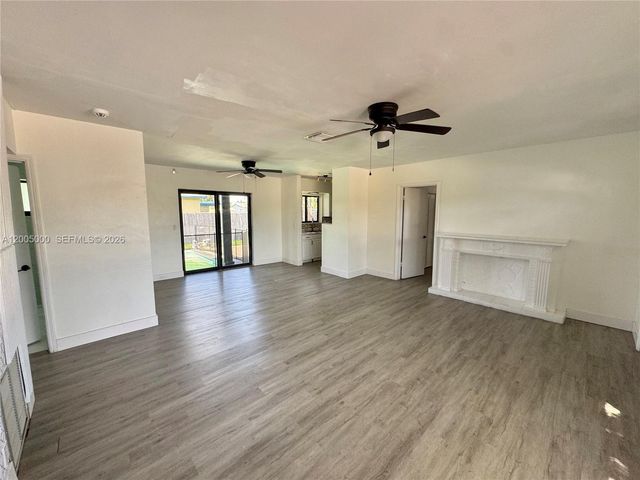 6901 SW 10th Ct, Pembroke Pines, FL 33023