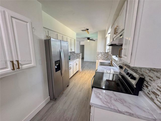 6901 SW 10th Ct, Pembroke Pines, FL 33023