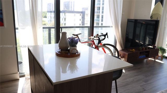 201 SW 17th Rd 606, Miami, FL 33129