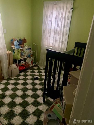 148 Bucknell Avenue, Woodbridge Proper, NJ 07095