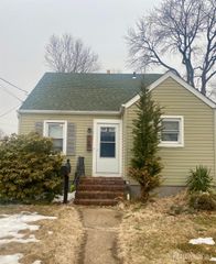 148 Bucknell Avenue, Woodbridge Proper, NJ 07095