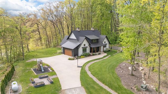 70037 Winding Pines Parkway, Niles, MI 49120