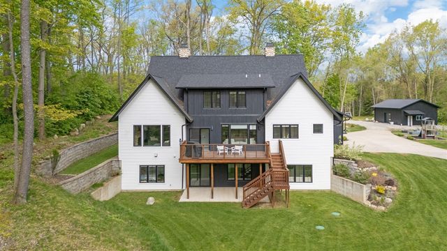 70037 Winding Pines Parkway, Niles, MI 49120