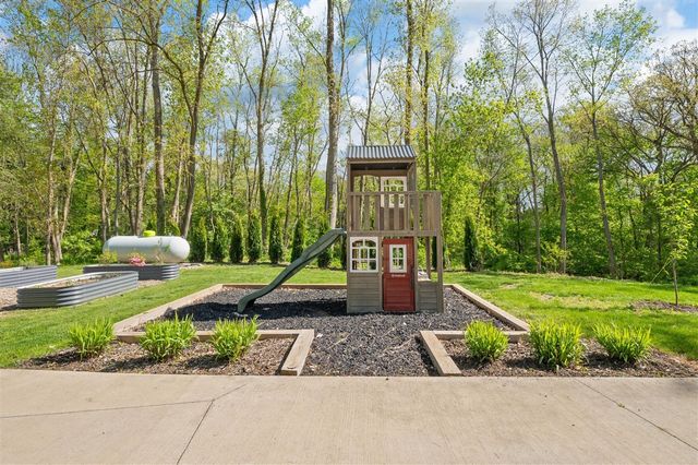 70037 Winding Pines Parkway, Niles, MI 49120