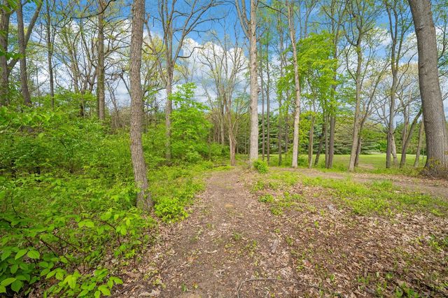 70037 Winding Pines Parkway, Niles, MI 49120