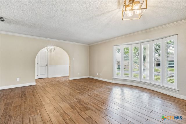 606 E Briarwood Lane, Harker Heights, TX 76548