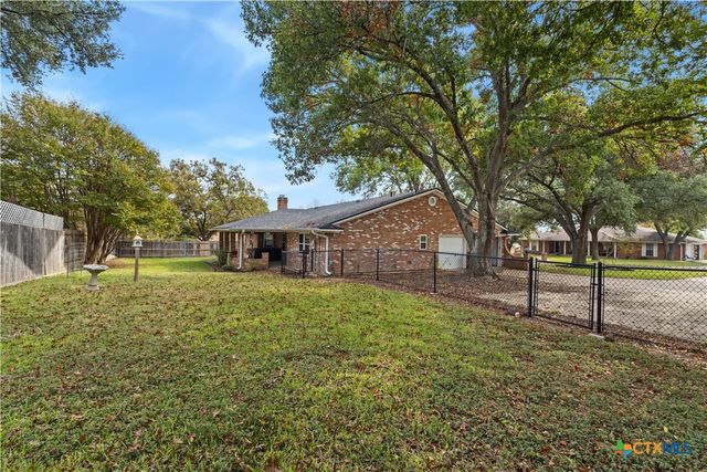 606 E Briarwood Lane, Harker Heights, TX 76548