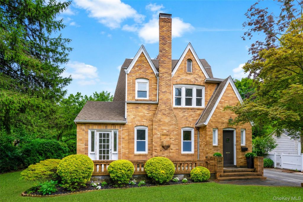 53 Palmer Avenue, Scarsdale, NY 10583
