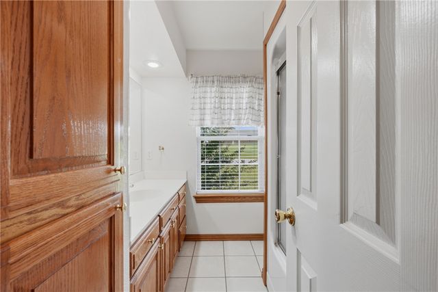 21 La Costa Drive, Holiday Island, AR 72631