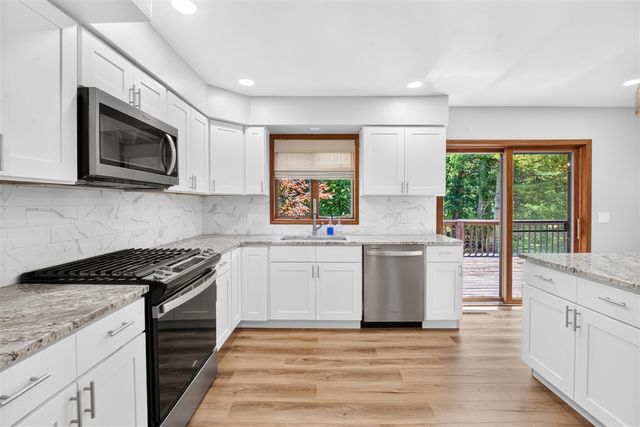 15 Bayshore Drive, Battle Creek, MI 49015