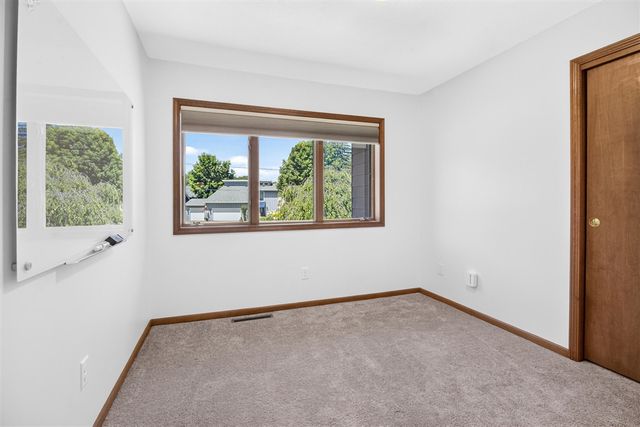 15 Bayshore Drive, Battle Creek, MI 49015