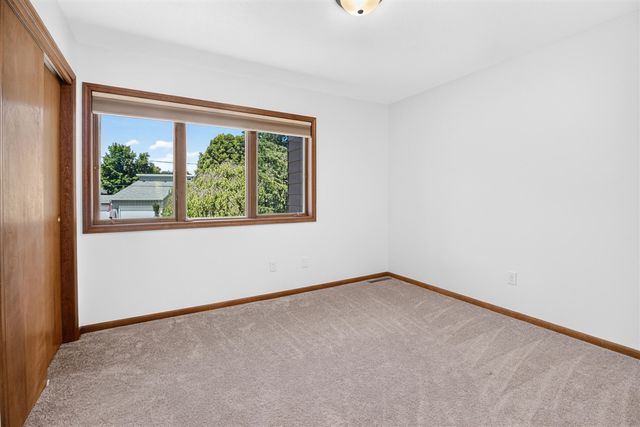 15 Bayshore Drive, Battle Creek, MI 49015