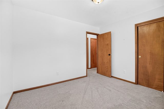15 Bayshore Drive, Battle Creek, MI 49015