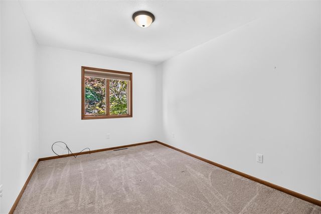 15 Bayshore Drive, Battle Creek, MI 49015