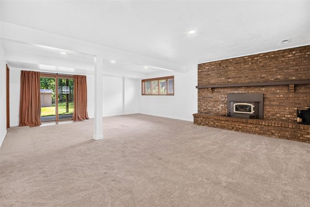 15 Bayshore Drive, Battle Creek, MI 49015