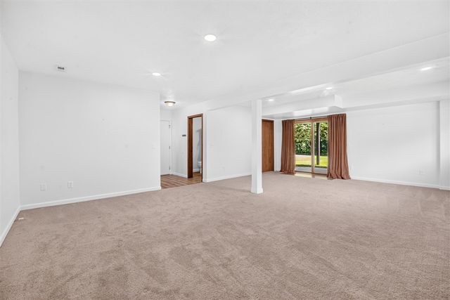 15 Bayshore Drive, Battle Creek, MI 49015