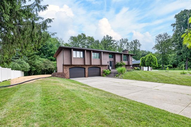 15 Bayshore Drive, Battle Creek, MI 49015