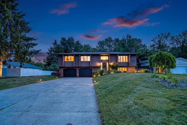 15 Bayshore Drive, Battle Creek, MI 49015