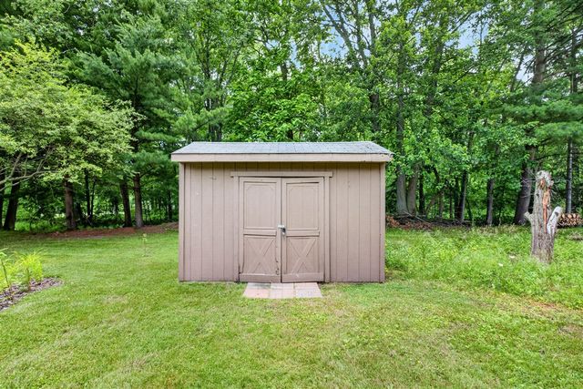15 Bayshore Drive, Battle Creek, MI 49015