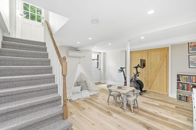 31 Dobbs Terrace, Scarsdale, NY 10583