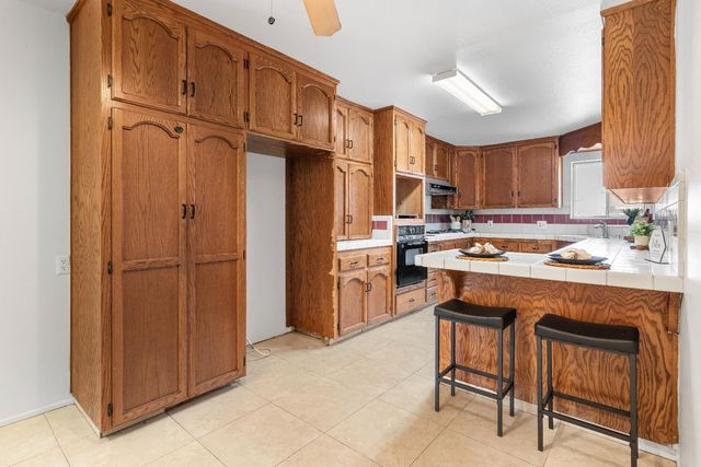 338 Cottage Ave, Manteca, CA 95336