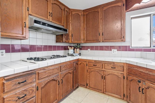 338 Cottage Ave, Manteca, CA 95336