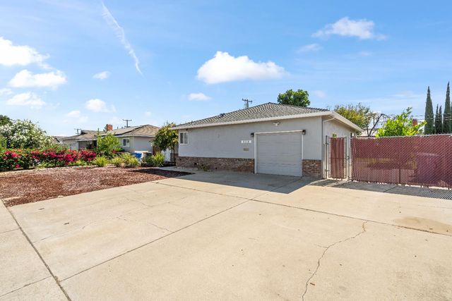 338 Cottage Ave, Manteca, CA 95336