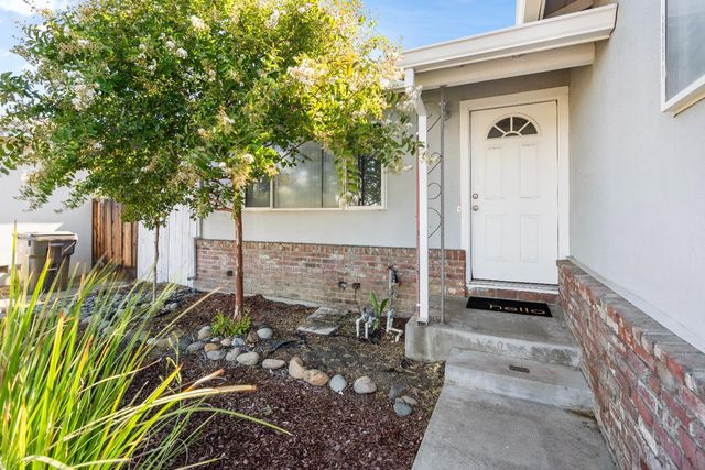 338 Cottage Ave, Manteca, CA 95336
