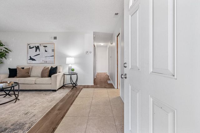 338 Cottage Ave, Manteca, CA 95336