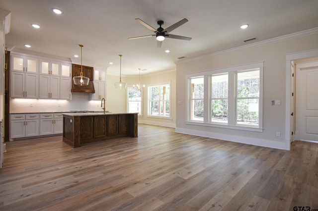 21043 Patriot Circle, Tyler, TX 75703