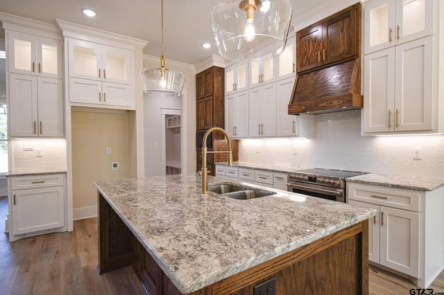 21043 Patriot Circle, Tyler, TX 75703