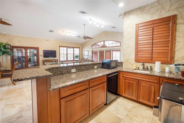 12077 GANDY BOULEVARD N 332, St Petersburg, FL 33702