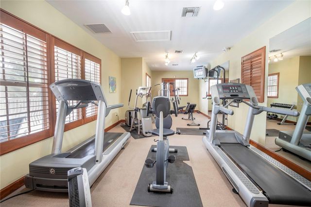 12077 GANDY BOULEVARD N 332, St Petersburg, FL 33702