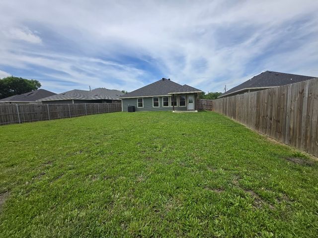 1334 Wyatt Street, Waxahachie, TX 75165