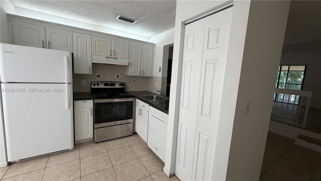 2550 Riverside Drive 223, Coral Springs, FL 33065
