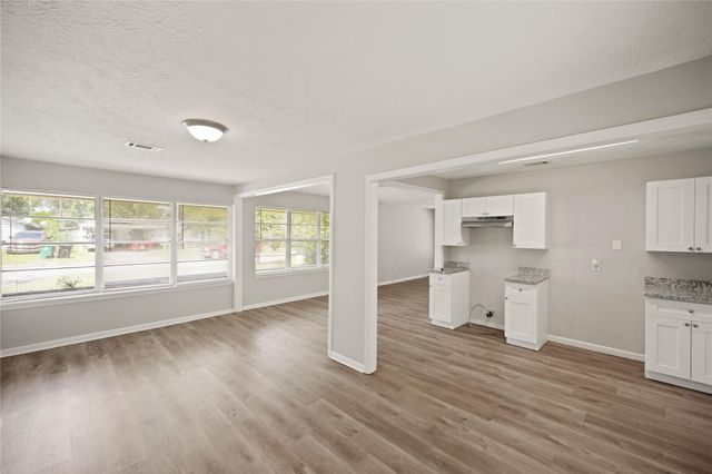 5822 Glenhurst Drive, Houston, TX 77033